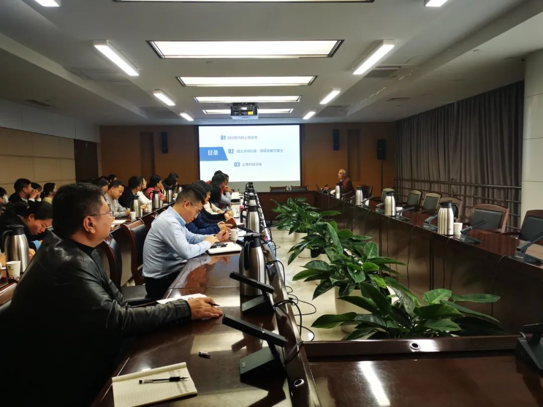 1979560687992438784.jpg 18081417k88y.jpg