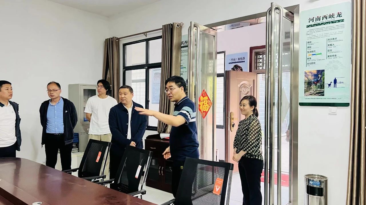 1979758349878489088.jpg 28112536azwc.jpg