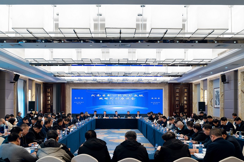 1979764425327833088.jpg 03102948yy20.jpg