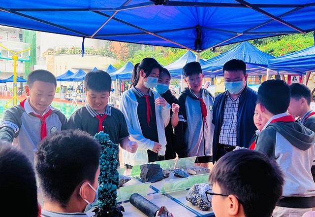 1979778106728050688.jpg 181028237xro.jpg